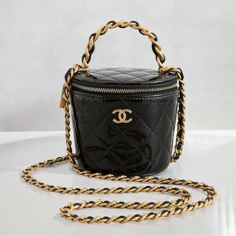 Chanel Black Quilted Leather Crossbody Bag Authentic Rare Vintage - Picture 1 of 4